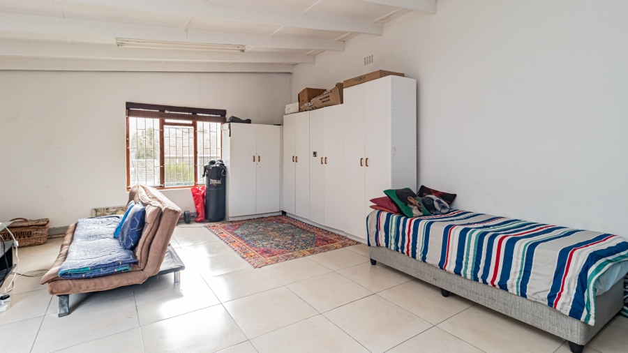 5 Bedroom Property for Sale in Sunnydale Western Cape